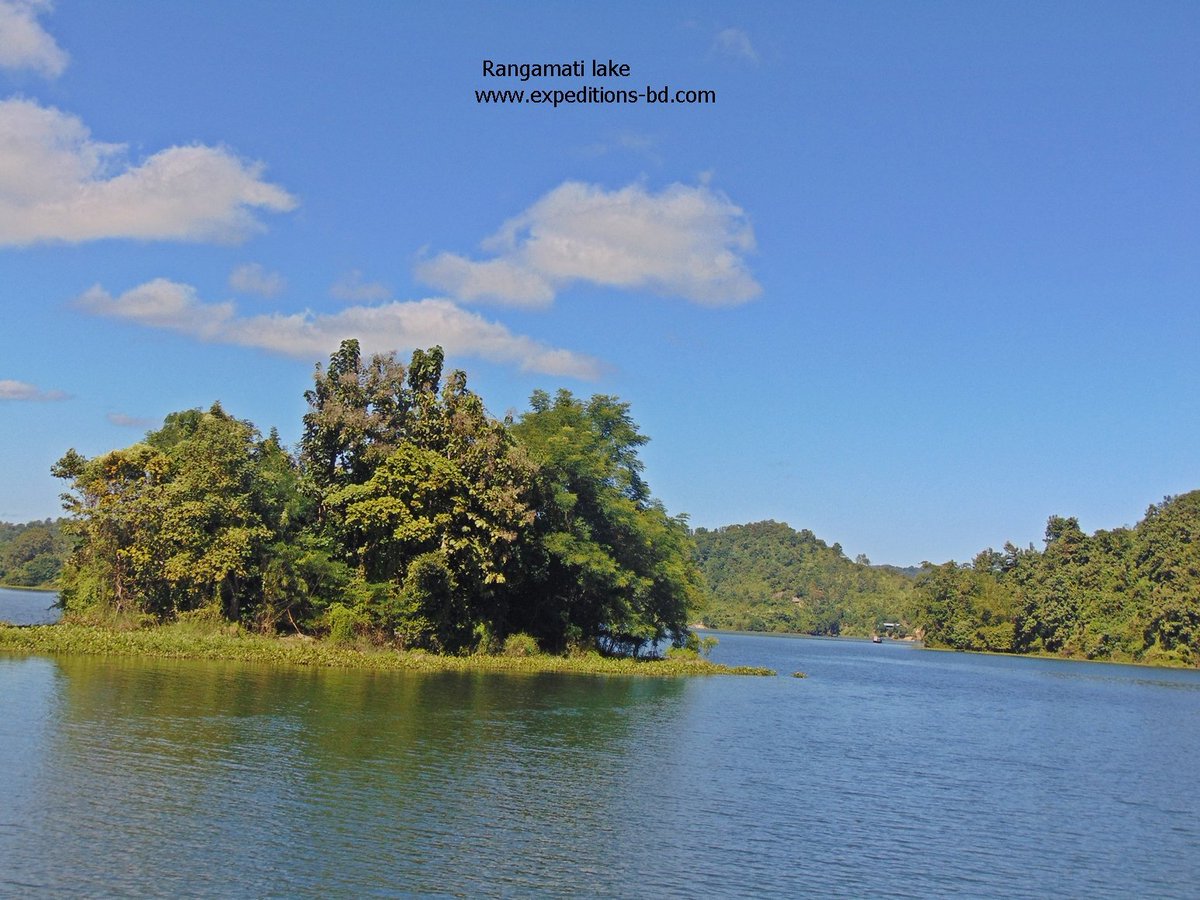 Seoannalist's tweet photo. These trip cover the hills view point, waterfalls, tribal villages, hillside river cruise, indigenous culture, Buddhist Temple &amp; monks of Chittagong hill tracts along with beach and offshore islands of Cox’s bazaar.
https://t.co/i9P8YUtzqA
#hilltracttourbangladesh
#Bangladeshtour https://t.co/JunRvaE9Mv
