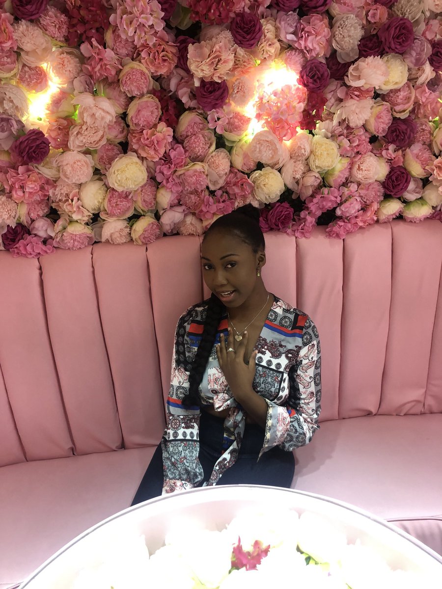 queenne4's tweet image. 