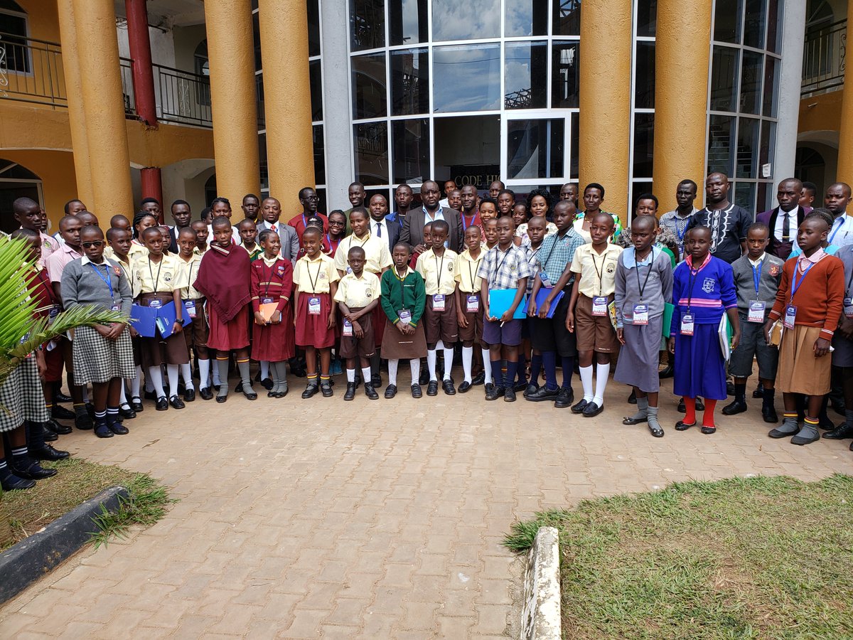 edthnaka's tweet photo. A happy Tuesday to you all.
It was pleasant to join #NJSDC, themed 'anti-corruption'. I got an opportunity to interact with the future leaders & their coaches as we all shared on the dangers of the vice.
I'm hopeful that the joint effort shall rid UG of corruption. https://t.co/XqywBM4vKH