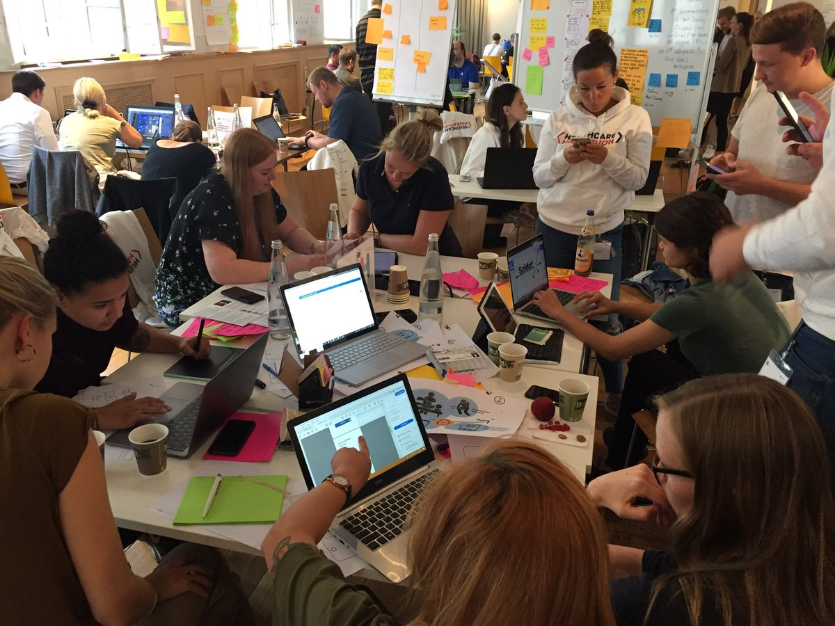 Endspurt beim <a href="/hlthhack/">DER Healthcare Hackathon</a> in Berlin. Unser SPIDER- Team heavily at work.  Wir bauen die Patient Journey für Knie TEPs .., bald starten die Präsentationen... @BIG <a href="/bkkyoungtalents/">BKKyoungtalents</a> @docyet