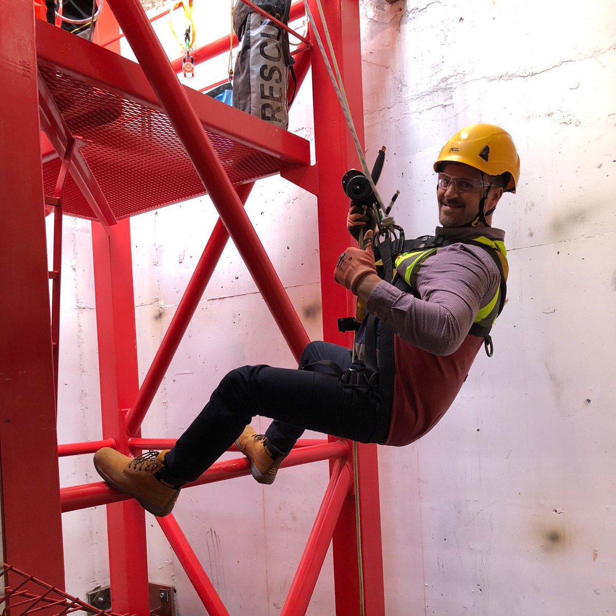 StructureToneUK's tweet photo. Thanks to @HeightWorks who visited our Refurbishment Team at Rose Court to help them put their Tower Crane Rescue Plan into practice. The team had great fun whilst earning their Working At Height and Crane Rescue Training certifications. #HowDoWeMakeThePerfectWorkspace? https://t.co/azJSVYuOob