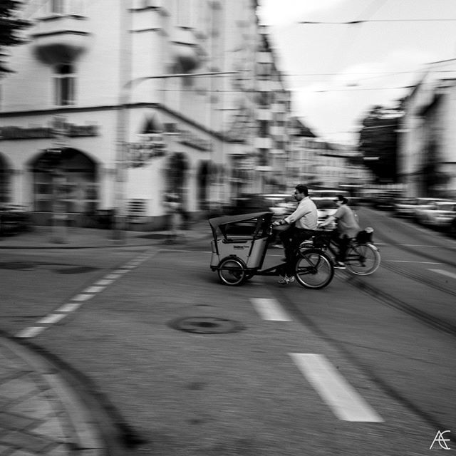 Obalix's tweet photo. Cargo Bike

#cargobike #bicycle #race #motion #motionblur
-
-
-
-
-
-
-
-
-
-
-
-
-
#streetphotography #streetphotography_bw #bw #streetlife #28mmstreetphotography #nikond750
#münchen #minga #munich
#streetsofmunich #theartofphotography #munichstreetcoll… https://t.co/4nDJGZlxeN https://t.co/J8m6gRpUdH