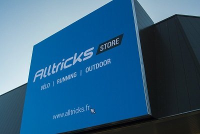 Sport_Guide's tweet photo. #Decathlon confirme ce matin l'information révélée hier par https://t.co/DXHt5oxRe0 Le groupe international rachète Alltricks. Cette acquisition marque un virage dans la stratégie du numéro 1 mondial du commerce sport https://t.co/VIU1kzertI @AnssensGary @XavRiv https://t.co/hx9soNzltU