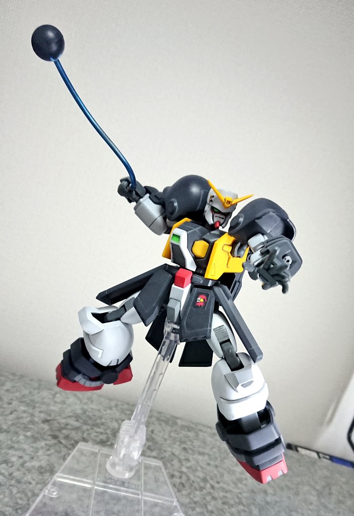 完成しました！旧キット 1/144 ボルトガンダムです！ ずんぐりむっくり