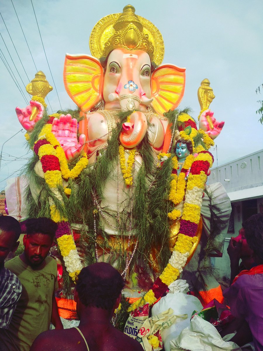 vinothk96172900's tweet photo. Vinayagar chathurthi celebrations πππ #ganeshchaturthi #ganesha #vinayagarchathurthi #Pennagar https://t.co/1x0S9aIjKY