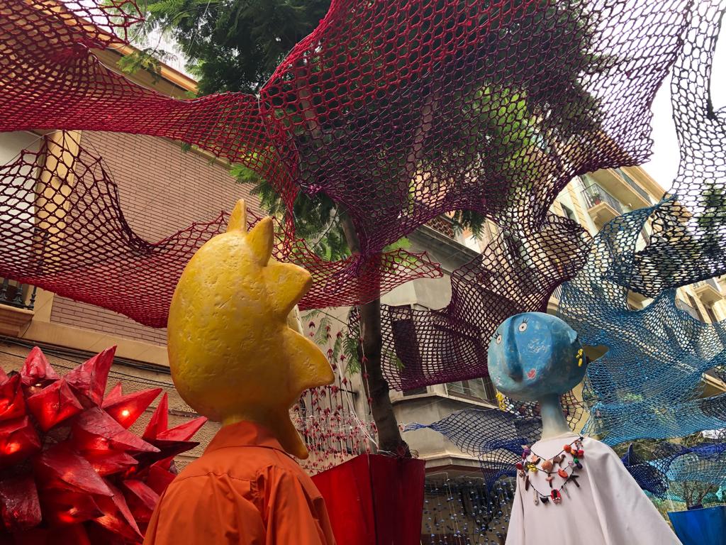 GegantsdeGracia's tweet photo. Fa 15 dies el #Torradet i la #Gresca visitaren alguns dels carrers #guarnits endinsant-se en horts fantà stics, mines, poblats indis, un món de sentiments i un de colors, una plaça plena d'ocells i fins i tot un envelat del 1935! #gegants
@festagracia @Bcn_Gracia @Cultupopularbcn https://t.co/S2CXlPCj6m