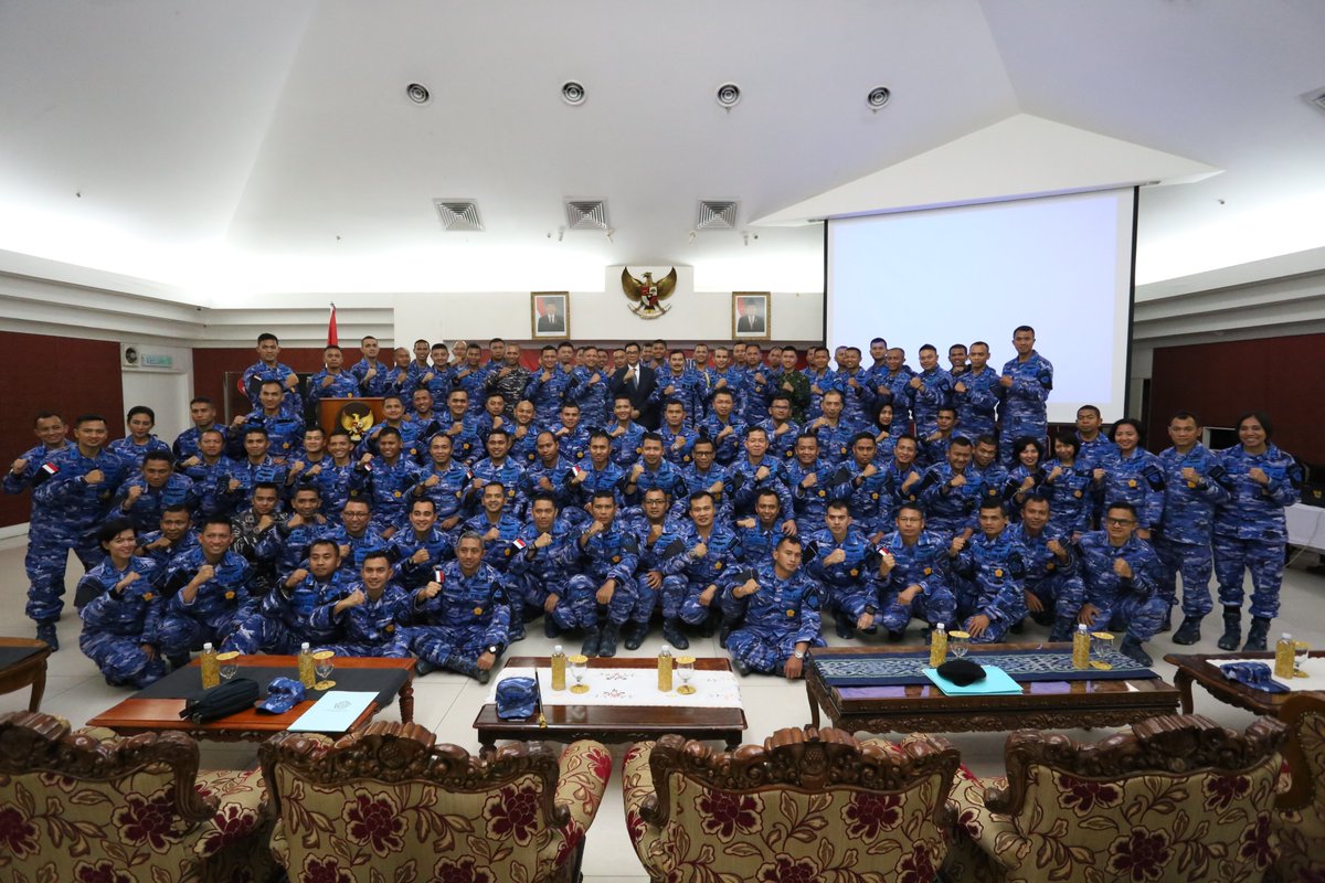 IndonesiaInKL's tweet photo. KBRI Kuala Lumpur terima kunjungan siswa Seskoau angkatan 56. Para siswa menerima pembekalan mengenai pelayanan dan perlindungan WNI di KBRI Kuala Lumpur dan kerjasama militer antara Indonesia dan Malaysia.

#kbrikualalumpur https://t.co/LaP8vPhJnw