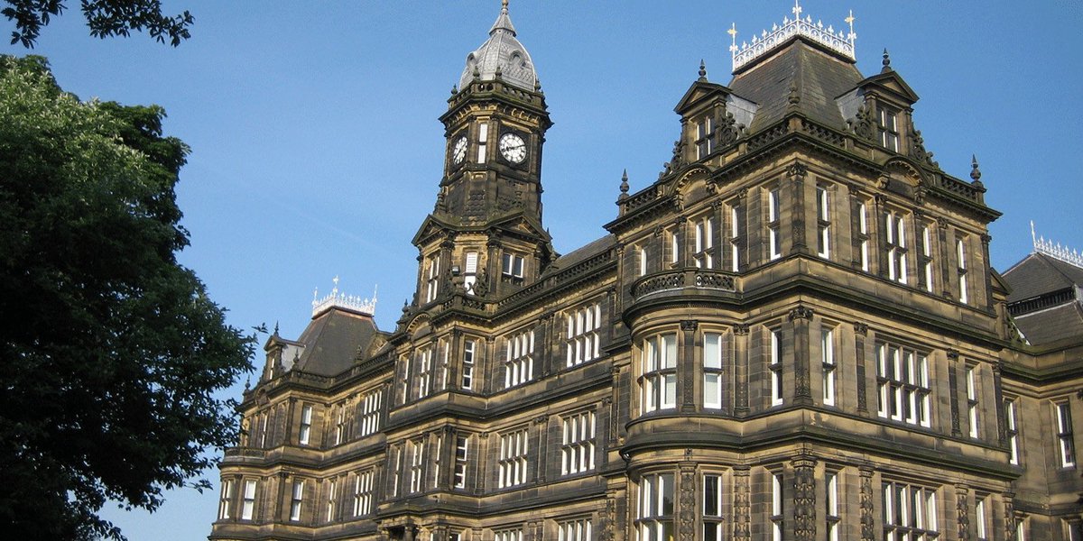 A big welcome to all our new Year 7 and Year 12 students ! Welcome to the Crossley Heath Family and good luck on your first day!