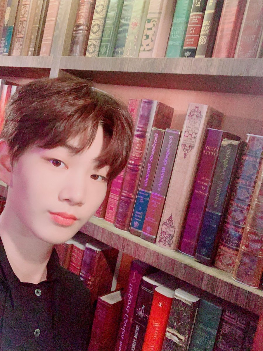 Woollim_rookie's tweet photo. [Woollim Rookie_All] 인앤아웃댄스 다들 보셨나요?😘
여러분들께 멋있는 모습 보여드리고자 누구보다 열심히 연습했어요😚
지금보다 더 멋있는 울림즈가 될테니 앞으로도 지켜봐주세요!💞

▶ 인앤아웃댄스 보러가기 https://t.co/xd8pHWI35Z

#woollim #울림 
#협 #윤성 #창욱 #동윤 #민서 #성준 https://t.co/FxmRvo3c7T