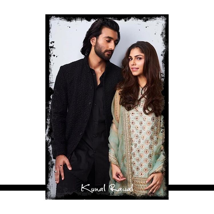 kunalrawalmen's tweet photo. #KRMen • @meezaanj - Detailed Blacks 📷: @kvinayak11

#KunalRawal #Meezaan #KunalRawalMen #Menswear #Festivewear #Groomswear #KunalRawalClassics #KunalRawalLabel #Fashion #OOTD #Style #MensFashion #OOTDMen https://t.co/8k4U4MfssL