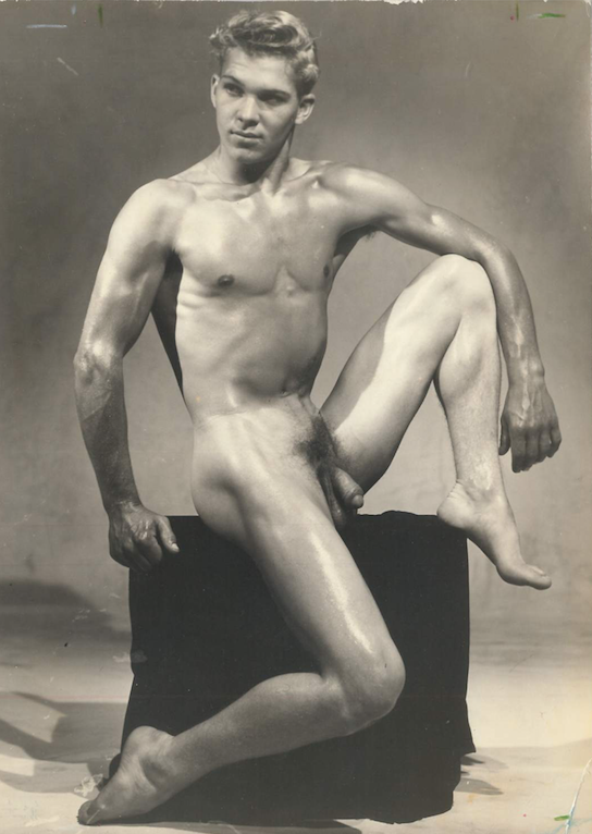 creatureblackl1's tweet photo. Jim Carstens [Photos perhaps by Fred Kovert aka Kovert of Hollywood] If photos by Kovert, Los Angeles, 1950 or thereabouts #jimcarstens #fredkovert #kovertofhollywood #vintagemen #gay #vintagegay #gay #uncut https://t.co/uPpbsKjrhl