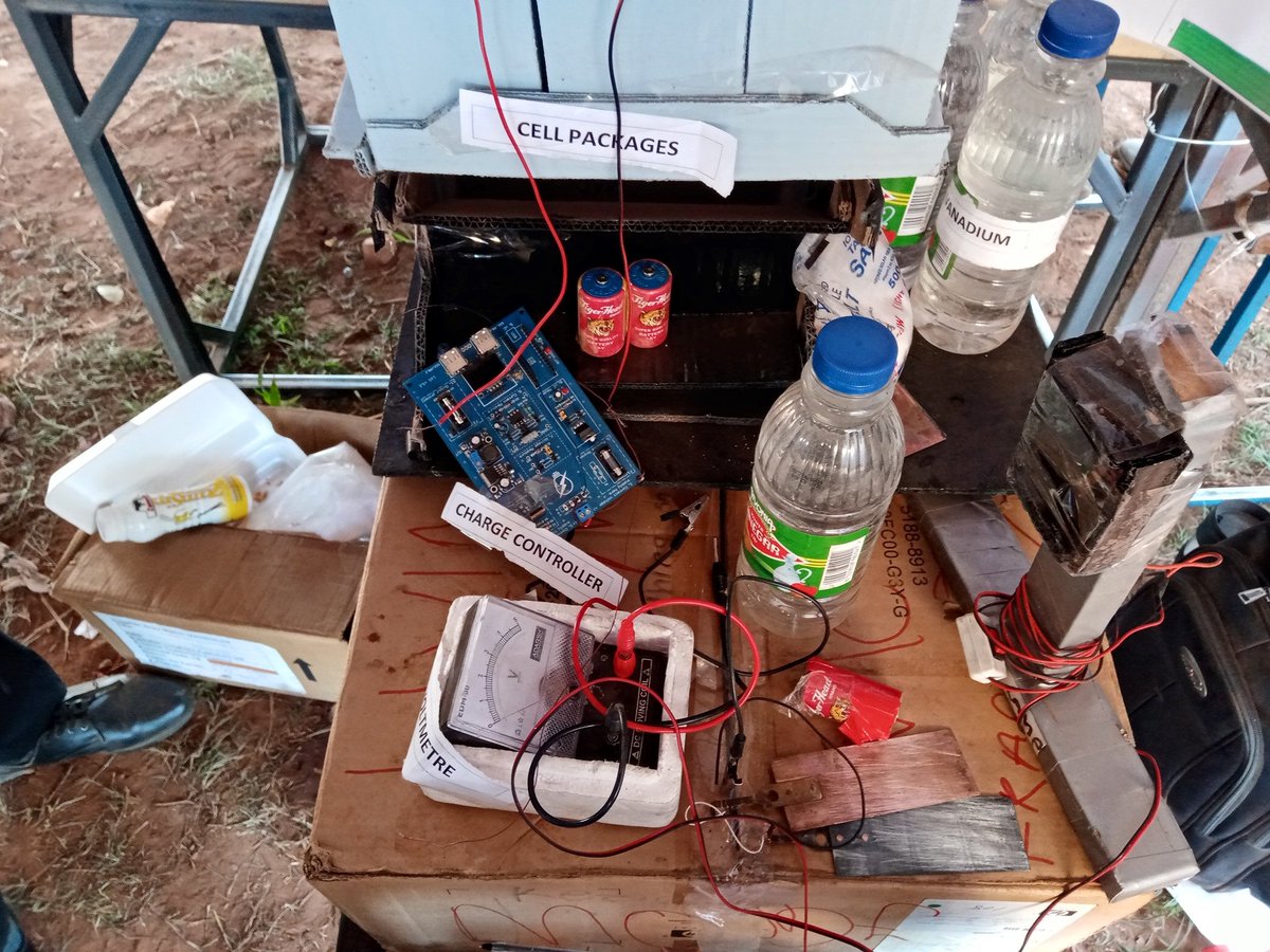 13 year-old Kezia won first prize at the National JETS fair in Zambia with her Vanadium battery using the Le1. Amazing to be working with such talented young women and men.