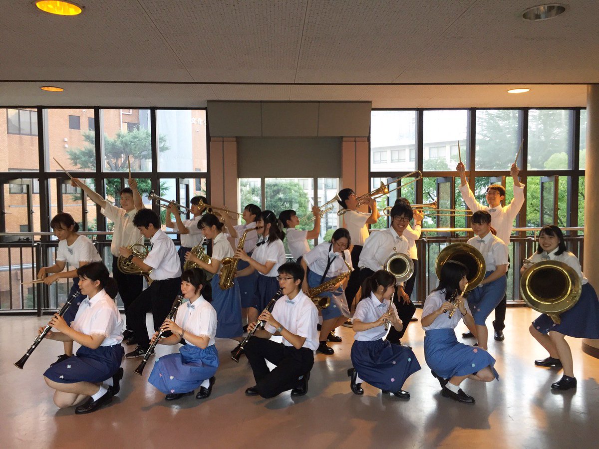 Kozu_brass_band's tweet photo. こんにちは！
今年の吹奏楽部の記念祭演奏会のテーマは｢全力思奏｣です！

記念祭では、昨年の映画｢ボヘミアン・ラプソディ｣で知った人も多いであろう、Queenから4曲をメドレーで演奏します！

下の写真は、衣装係が考えてくれた今年の衣装です！ https://t.co/sx0jAfOLnL