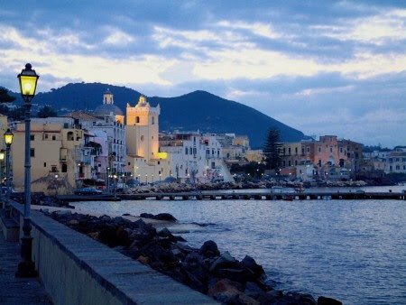 Sarah404BC's tweet photo. #Pithecusae: Island of Firsts
Home to thermal springs and verdant landscapes, the idyllic island of #Ischia also houses the first Greek settlement in all of Europe
https://t.co/DNXoxMbAP3 https://t.co/7haAbdHKaF
