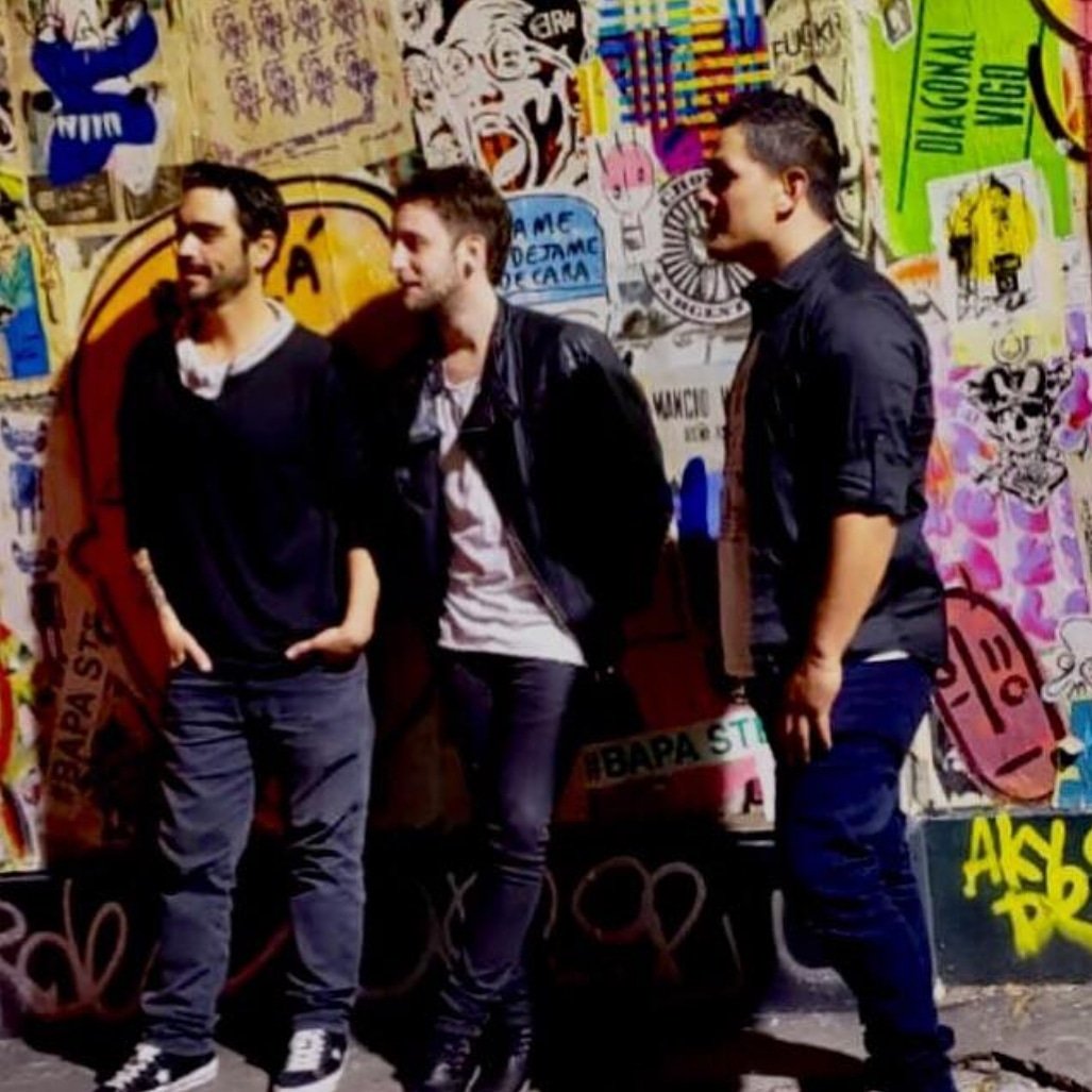 Mañana, Sale Adelanto del Videoclip del Nuevo tema de @PasacassetteOk, RIENDO SIN RAZÓN.

La Canción, Se presenta de manera Oficial el Viernes 6 de Septiembre,
Disponible en Todas las Tiendas Digitales y el Video en Nuestro Canal de Youtube.

¡Se Super Agradece un RT!