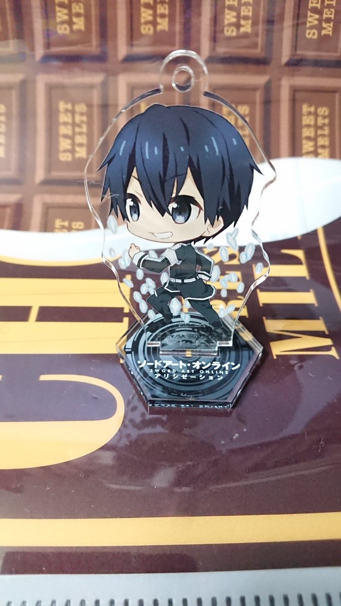 宝伊 菊岡さんはスパダリでキリト君は天使教団 3期になってグッズ買わなくなって 実はアンダーワールドの服装好みじゃないのかな って悩んでいたんだけど その度にabec先生のキリト君はかわいいから大丈夫 って言い聞かせていた それでも不安は尽き