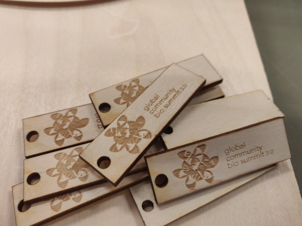 raresearchingdk's tweet image. Working on gifts ... Secret gifts.