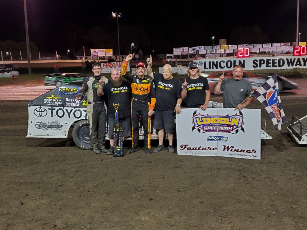 RT @willyscarbs: Congratulations @Kenny_Wallace and crew on the win at Lincoln Speedway!

#teamwillys #willyssuperbowl #willysrolloverplates #ictevolution #choiceofchampions #gamechanger

#MyTrackMyRoots