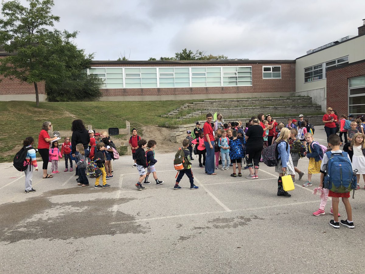 HillcrestTigers's tweet photo. What a great start to the year!  #SCDSBfirstday https://t.co/yqtun88TTv