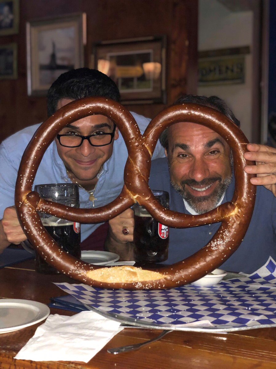 TomAglioVO's tweet photo. I was KNOT ready for that long weekend to end 🙅‍♂️
______

#tomaglioVO #millenialVO #thatmillenialguynextdoor #millenialguynextdoor #yourmillenialguynextdoor #TOMtalk #voiceover #actor #voiceactorsofnyc #ldw #dadjokes #reichenbachhall #giantpretzel #punny #silly #foodfordays https://t.co/4rIri2zlCo