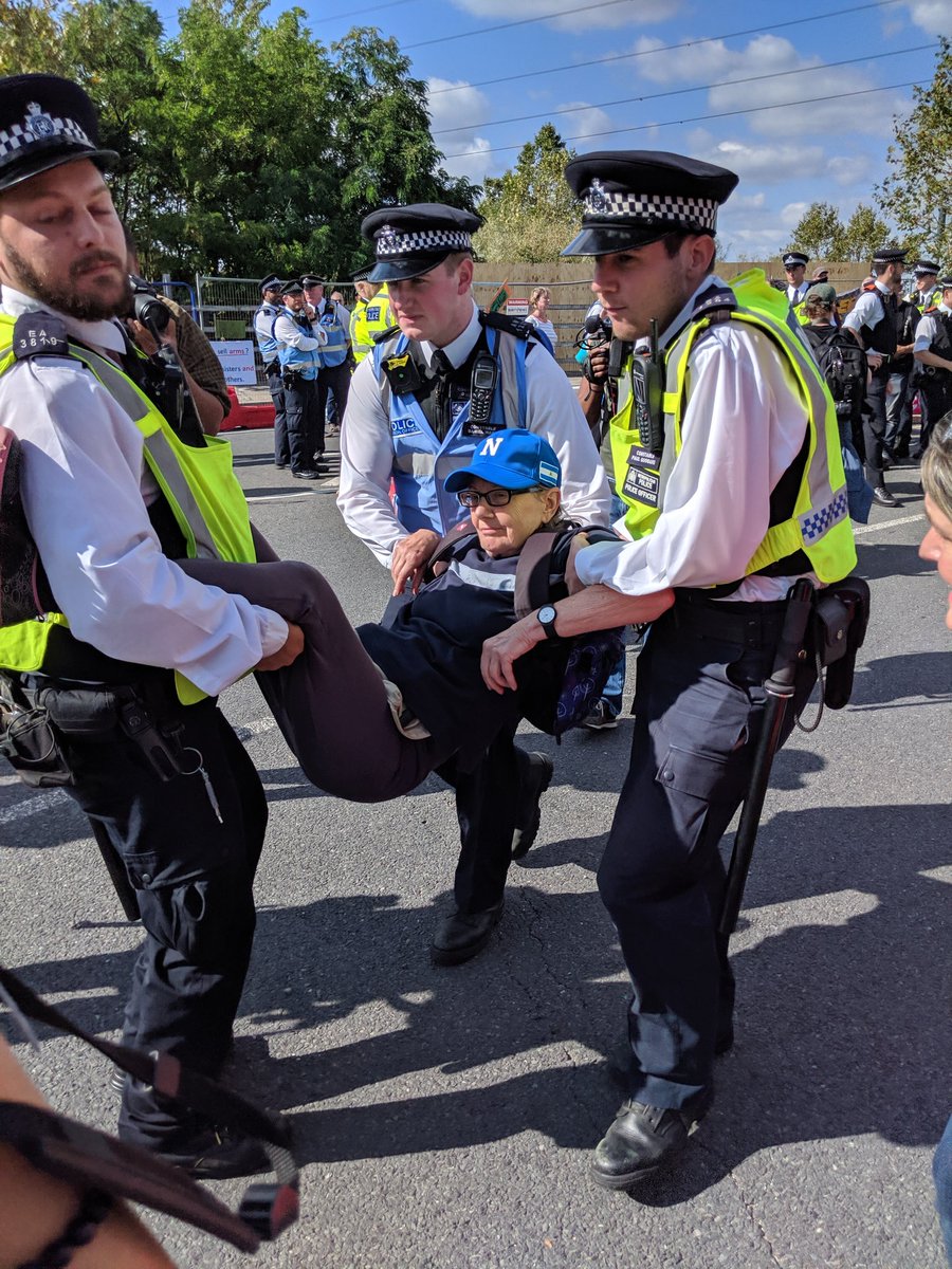 SamWalton's tweet photo. People in #Yemen. People in #Palestine. People everywhere who are oppressed by weapons sold at this arms fair.
Right now these people are being arrested, sacrificing their freedom, to stop these weapons sales in London.
#StopArmingIsrael #StopArmingSaudi #StopDSEI https://t.co/Ns2RcXFWQO