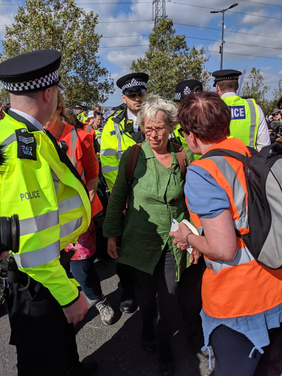 SamWalton's tweet photo. People in #Yemen. People in #Palestine. People everywhere who are oppressed by weapons sold at this arms fair.
Right now these people are being arrested, sacrificing their freedom, to stop these weapons sales in London.
#StopArmingIsrael #StopArmingSaudi #StopDSEI https://t.co/Ns2RcXFWQO