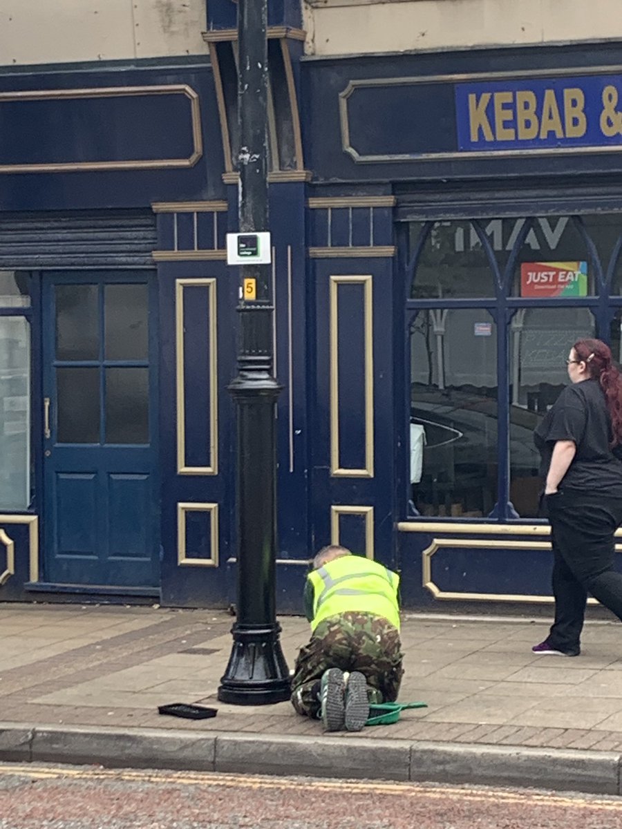 danieldaviesRPL's tweet image. All the lampposts &amp;amp; railings in our #VictoriaQuarter #NewBrighton are getting a long-overdue revamp, courtesy of #RockpointLeisure #HospitalityLedRegeneration @UKHofficial @imaginewirral @Wirral_Chamber @WirralCouncil @RockpointApp @NewBrightonNIBS @wearethentia @Instoflicensing