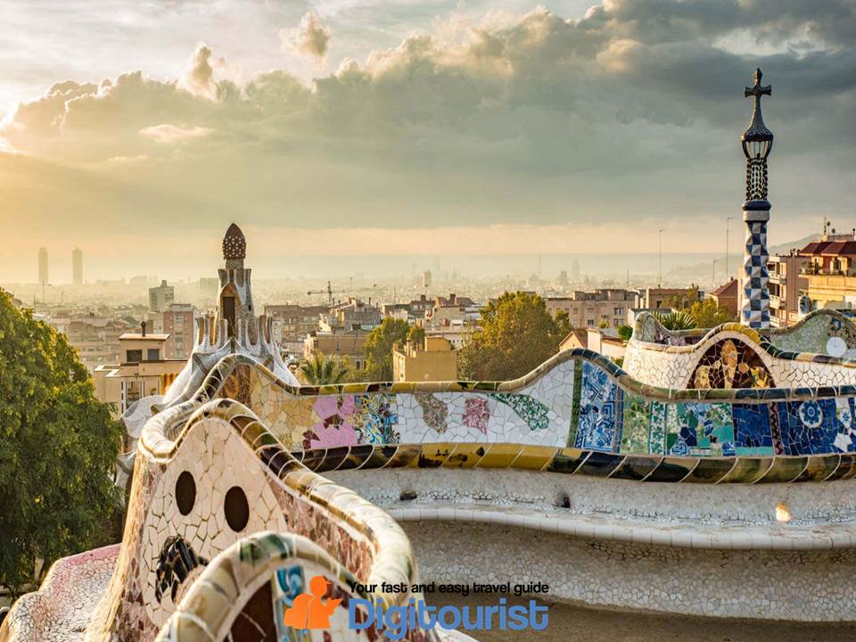 DigitouristEU's tweet photo. Park Güell (Unesco) is a large city park in Barcelona that was designed by Gaudi. With the design he was inspired by nature. Notable components are the entrance, the colonnade, the staircase with the salamander and the bench. https://t.co/lf5UtHRqtS