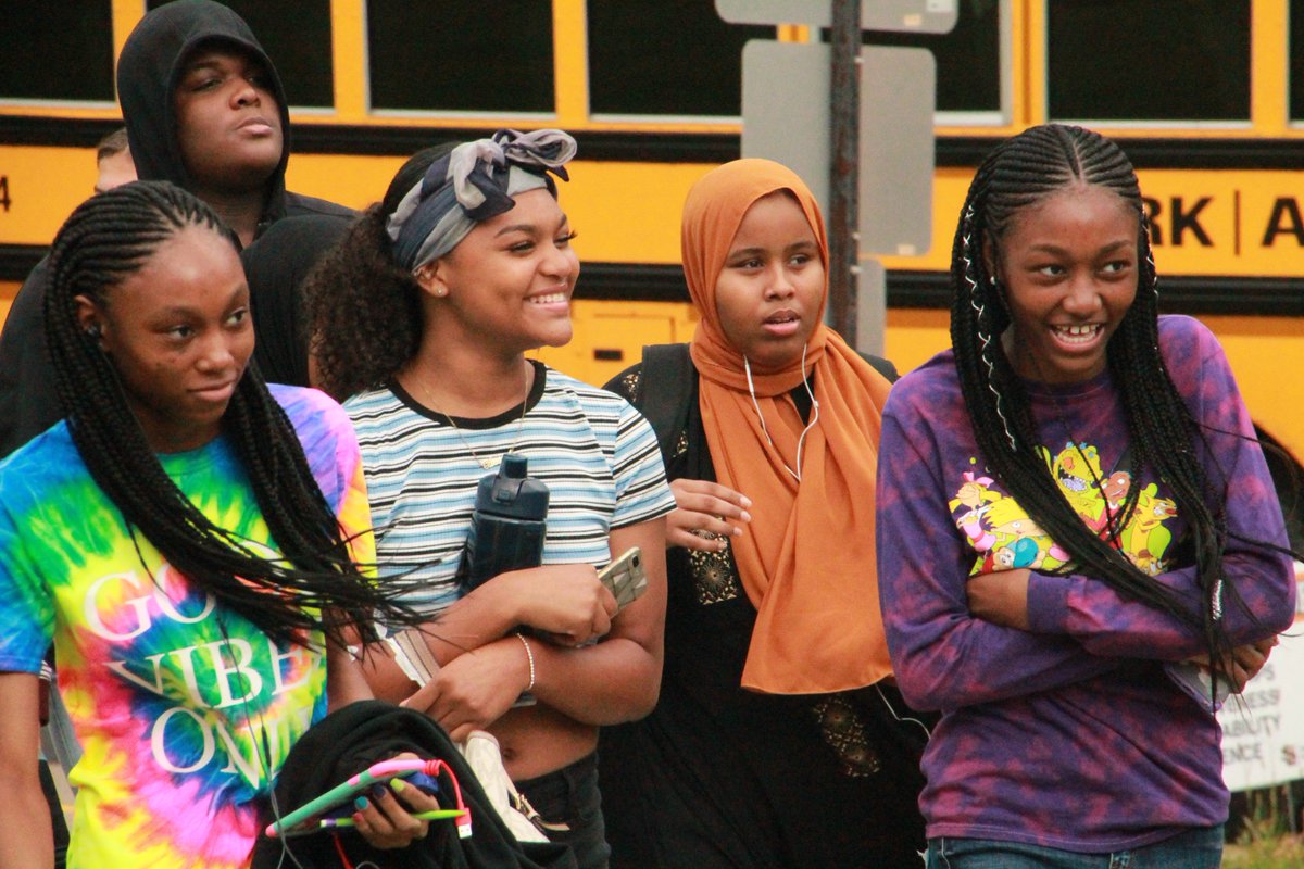 SLPublicSchools's tweet photo. Welcome back St. Louis Park High School students! #IAmBecauseWeAreSLP #ChildrenFirstinSLP #SLPDayOne #ParkPride https://t.co/XGQ8xO2QpB
