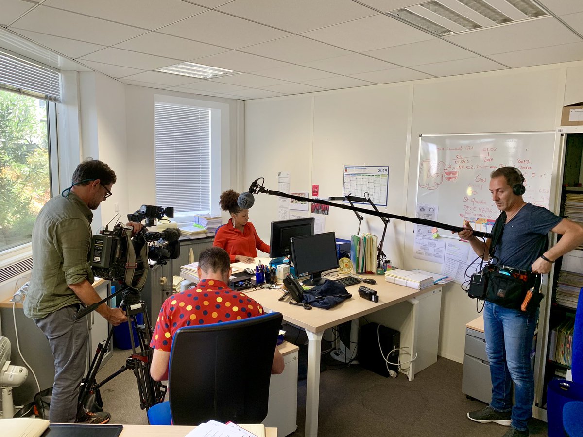 Fred_Bit's tweet photo. Les équipes du Pôle Fraude de la @Cnav_actu en Île-de-France accueillent le 19/20 de @France3tv. 
Très heureux de pouvoir mettre à l’honneur le travail des chargés d’enquêtes de la Cnav. Un système de retraite solidaire et juste repose (aussi) sur la mobilisation contre les abus. https://t.co/gFhJfjtoA3