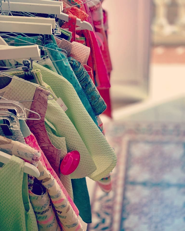 EmprendeModaTF's tweet photo. ¿Sabías que la firma #EmprendeModaTfe Anamayadesign tiene nuevo atelier? 🌺 Visítala en la Calle del Castillo 41, primera planta, habitación 107. https://t.co/iK4Mi89o1G