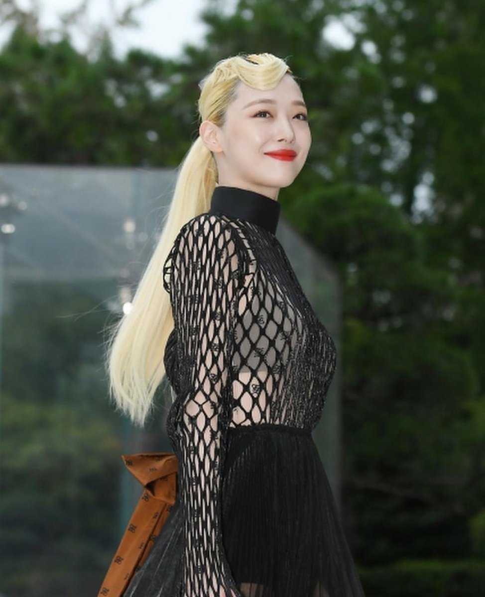 ssnownet's tweet photo. [190903] Sulli at the FENDI's Fall/Winter Collection Popup Store Opening Event.

It looks like Goblin°3 made an appearance tonight..☺ https://t.co/odDGcGDyef