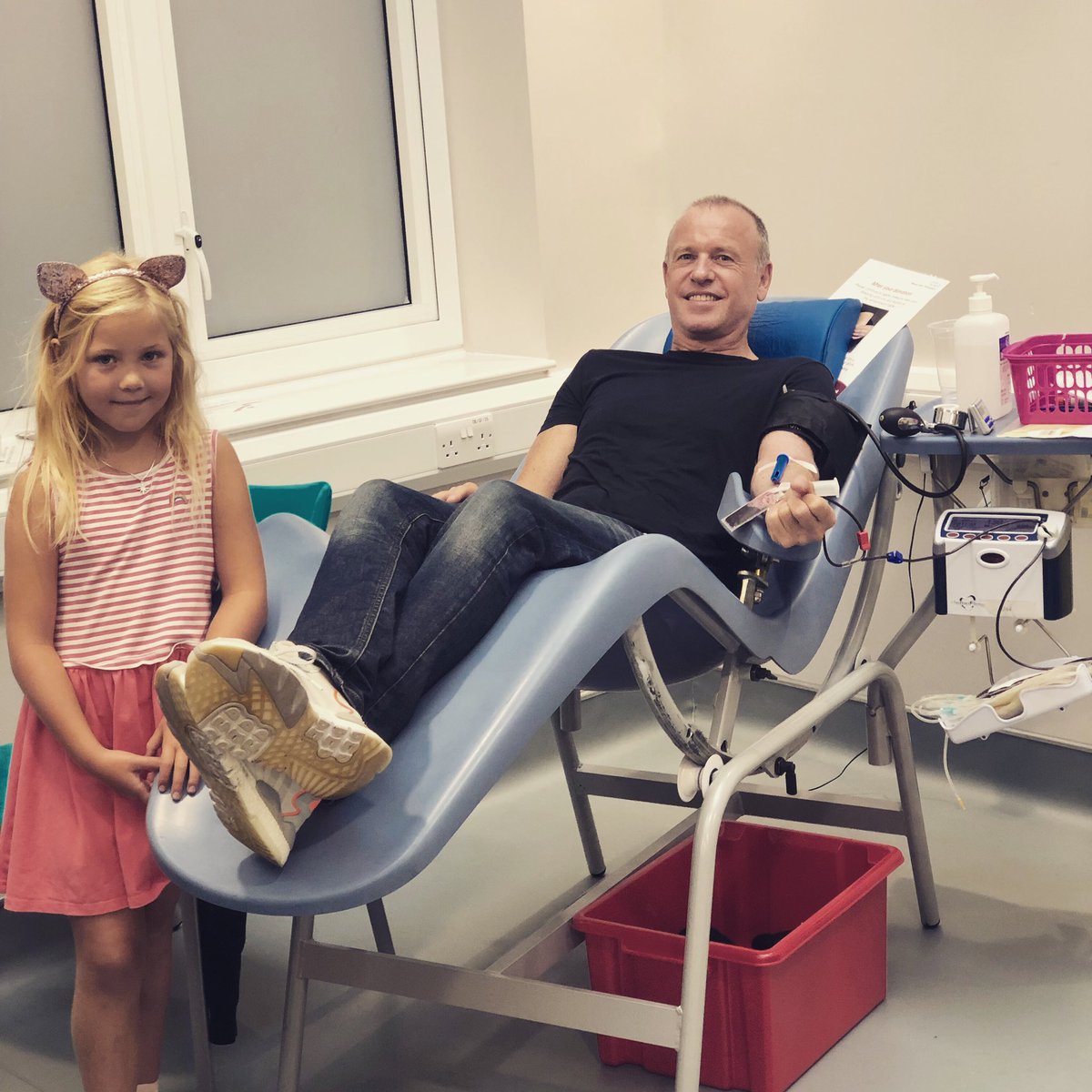 Give blood. It’s easy to do, it helps people and makes you feel great. Only took 6.05 mins today.   🙌 <a href="/GiveBloodNHS/">NHS Blood Donation 🩸🩹</a>