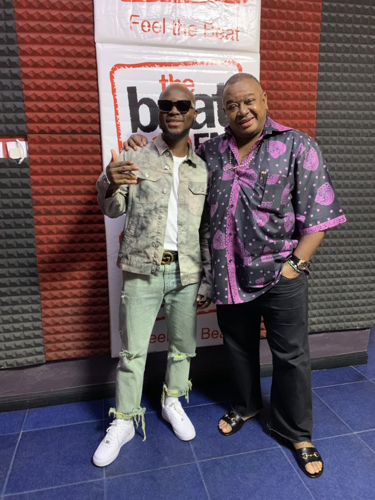 kwaps_'s tweet image. Lasgidi, first stop for #AsPromised media tour  @THEBEAT999FM