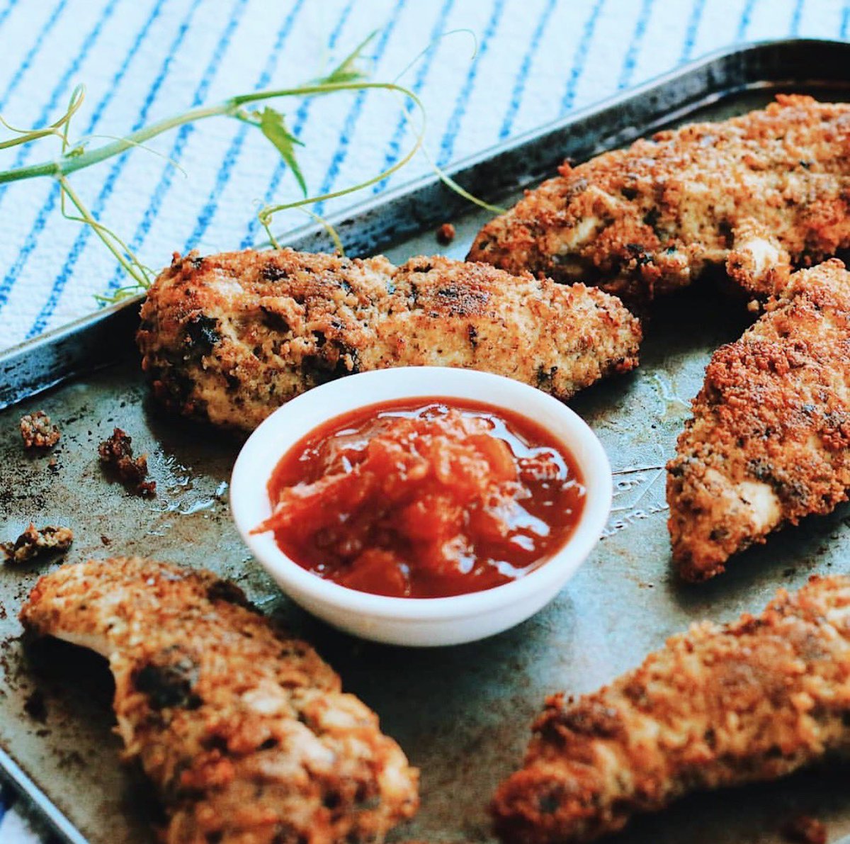 Yum! Crispy Chicken Pesto Strips 😍 We love seeing all the creative ways you enjoy using our Pesto. 

#winnerwinnerchickendinner #pestochicken #familyrecipes