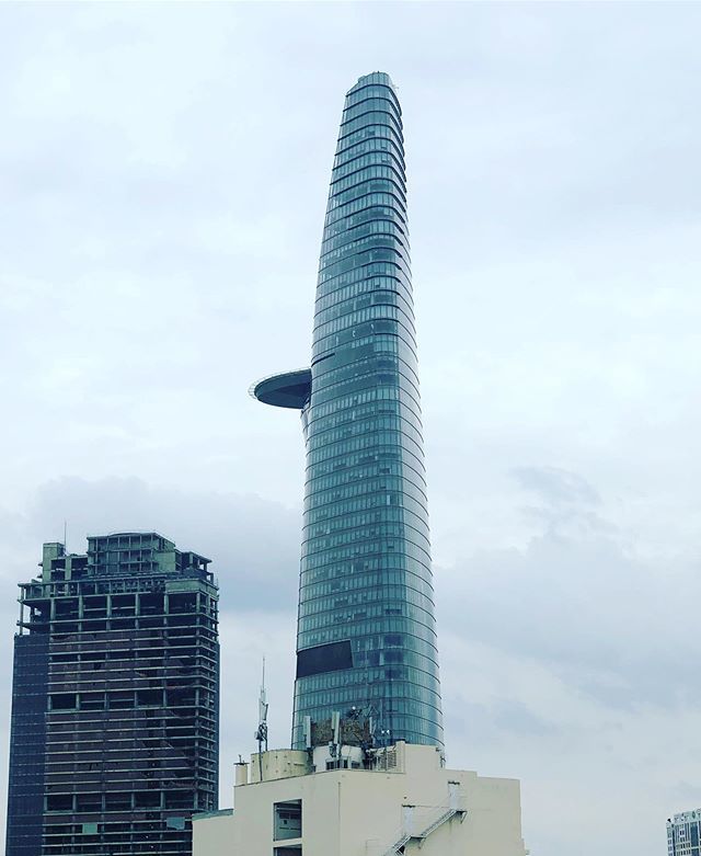 SocialMediaSi's tweet photo. Vietnam stop-over afternoon drinks. View from Caravelle Hotel roof top bar! https://t.co/dtH3ma0iRP https://t.co/DrOC2BA1dA