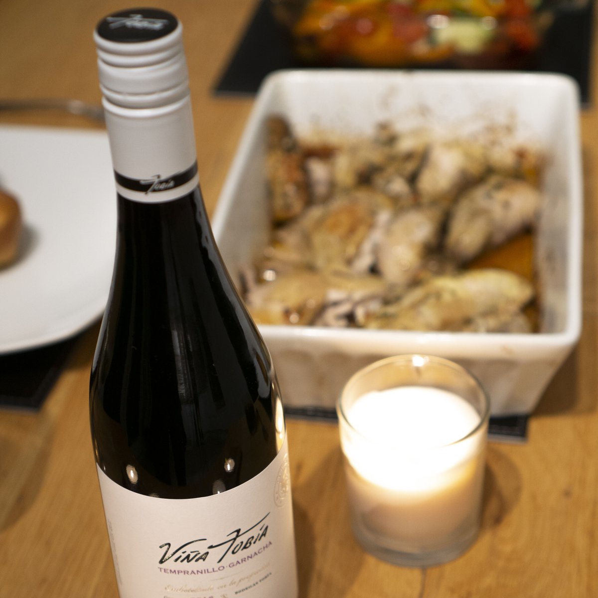 sippwine's tweet image. What's for dinner tonight? We've paired this gorgeous Rioja with some oven roasted chicken and roasted vegetables. Perfect pairing and this wine is available in our sippBOX builder this month. What's on your table tonight?