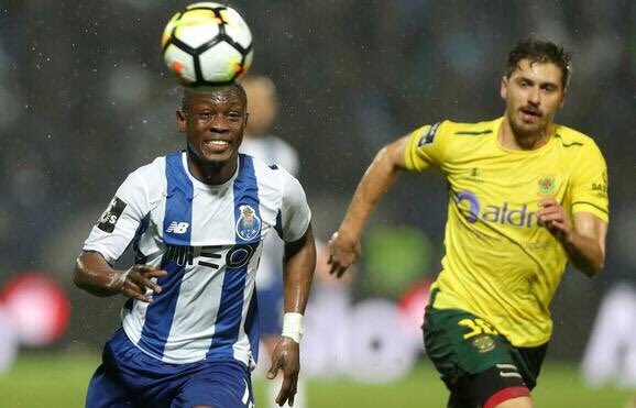 FCPortoMercado's tweet photo. Majeed Waris esteve quase a transferir-se para o Alavés, mas o clube espanhol não conseguiu transferir os jogadores que precisava para garantir limite salarial para pagar ao portista

#MercadoFCP🔵⚪️ https://t.co/WTWrtndqz9