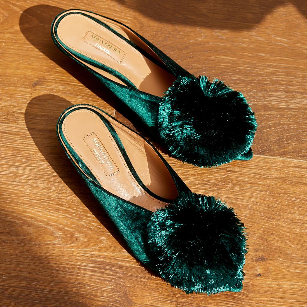 Pom-pom perfection... <a href="/aquazzura/">AQUAZZURA</a> > outnet.co/2KlobV9