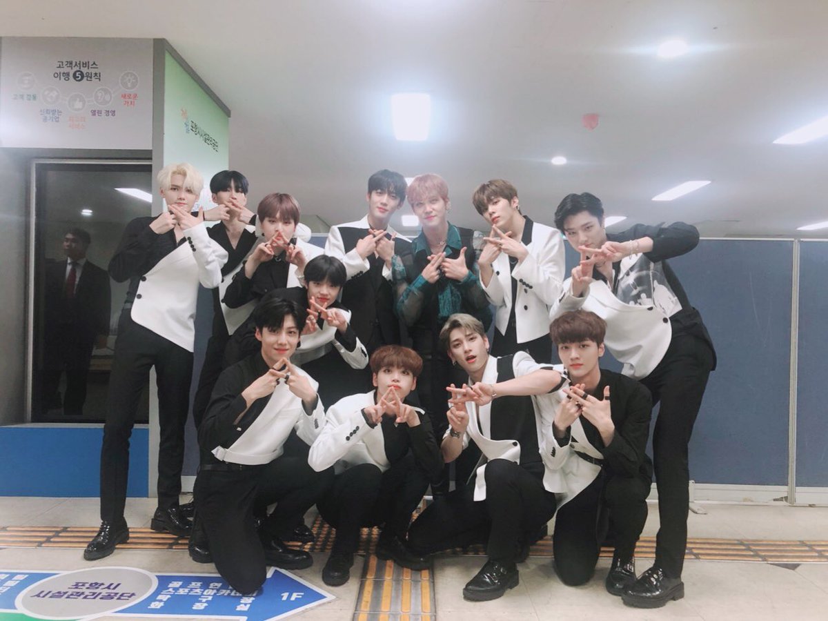 OUI_ent's tweet photo. 각자의 매력으로 멋진 무대를 보여드린 동한이와 #X1 이 만났습니다🙌
더 다양한 활동으로 만나 뵐 하니하니와 또 만나요❣️

#김동한 #김요한 #KIMDONGHAN #KIMYOHAN #OUIentertainment https://t.co/tRfZJUjySf