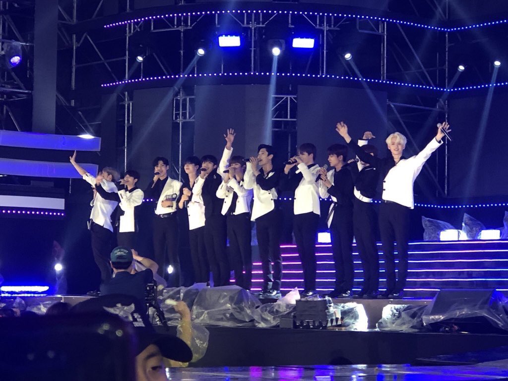 Pandas_0419's tweet photo. @x1official101 CONGRATULATIONS X1 👏👏👏
You did well, We Love You 😘💕
#Flash1stWin #X1FirstWin
#엑스원 #X1 @x1members https://t.co/vrCInNr5Rt