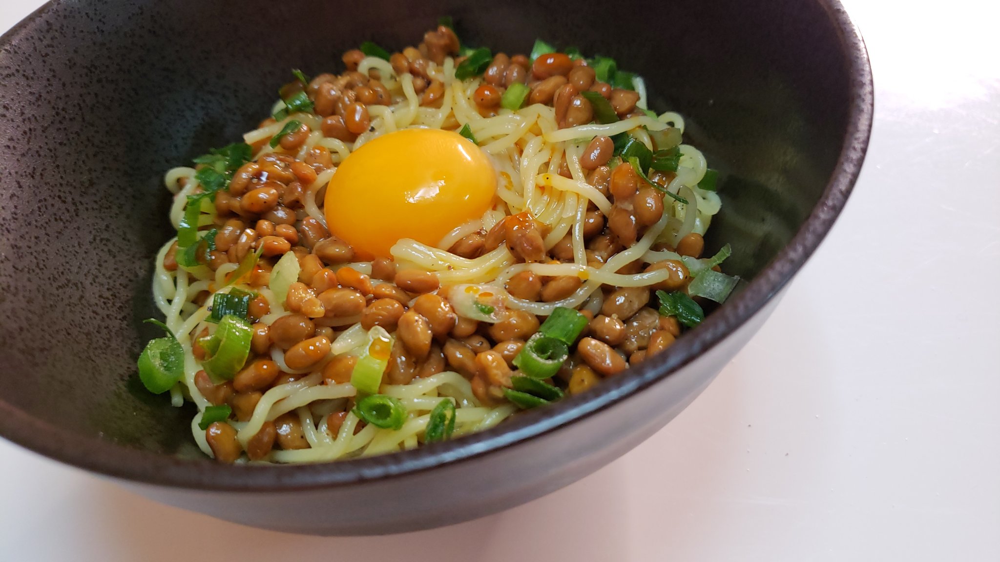 リュウジ 料理のおにいさんバズレシピ なんとレンジでチンするだけで完成 栄養も味も抜群な 納豆油そば 白だしとゴマ油のタレが焼きそば麺にからみ 麺がぐんぐんすすれます 納豆と油そばの奇跡のコラボレーションを是非体験して リュウジ 料理のおにいさんバズレシピ なんとレンジでチンするだけで完成 栄養も味も抜群な 納豆油そば 白だしとゴマ油のタレが焼きそば麺にからみ 麺がぐんぐんすすれます 納豆と油そばの奇跡のコラボレーションを是非体験して