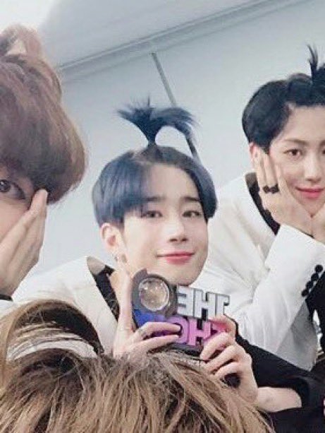 aliceungwoo's tweet photo. THE ONLY GLOW UP THAT MATTERS !!! CUTIE BABY APPLE HAIR SEUNGWOO 😭😭😭 #Flash1stWin #FLAϟH1stWin #X1FirstWin https://t.co/Y5plUGHhKn
