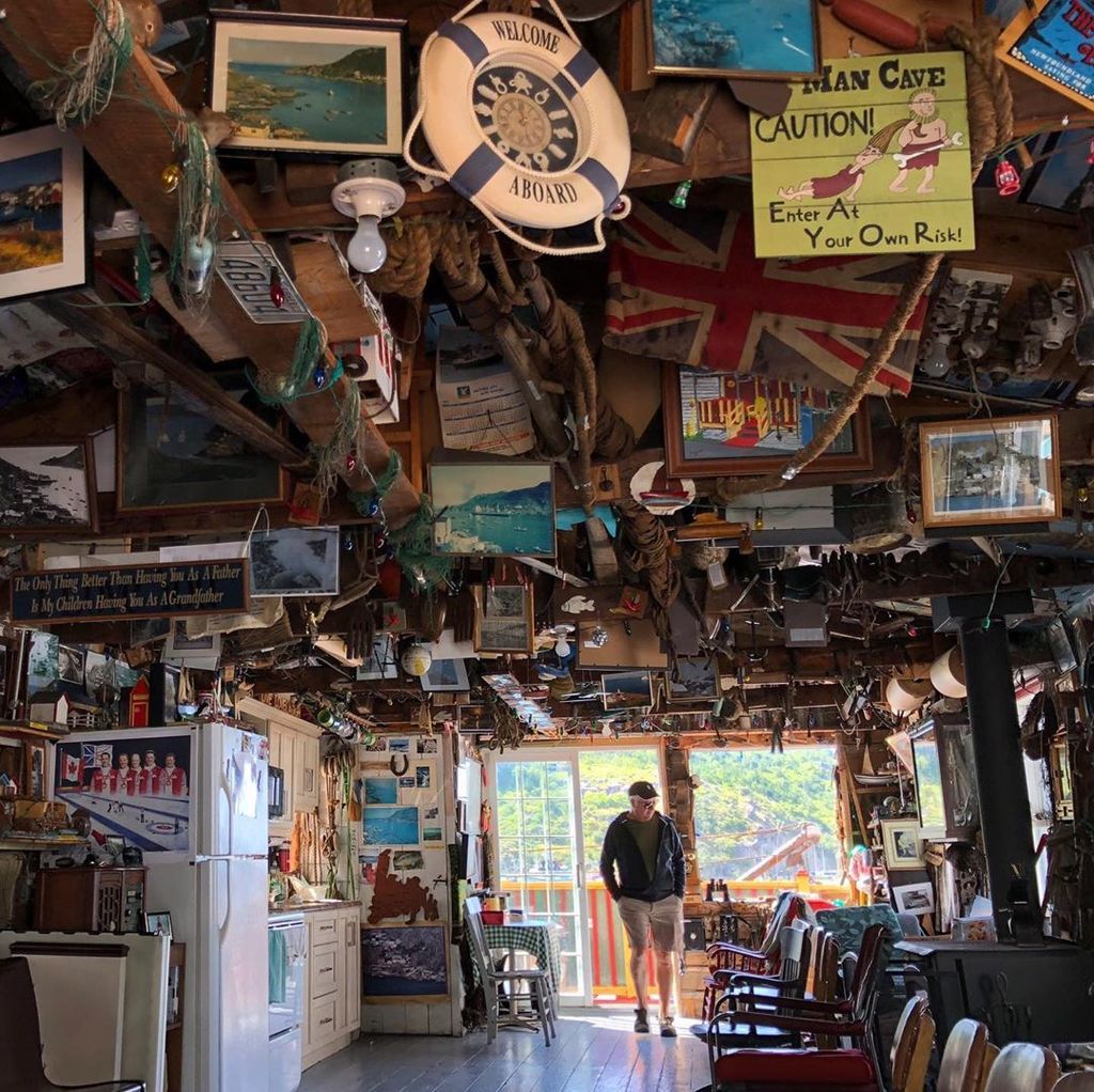 A lovely labour day. 
First our walk up Signal Hill, 
followed by a stop at the neighbouring ‘twine store’ and then a walk through the battery to The Battery Cafe.
#outerbattery #stjohnsnl #newfoundland #nomadlife #nomadmaos #worldofsabee #grateful 🙏