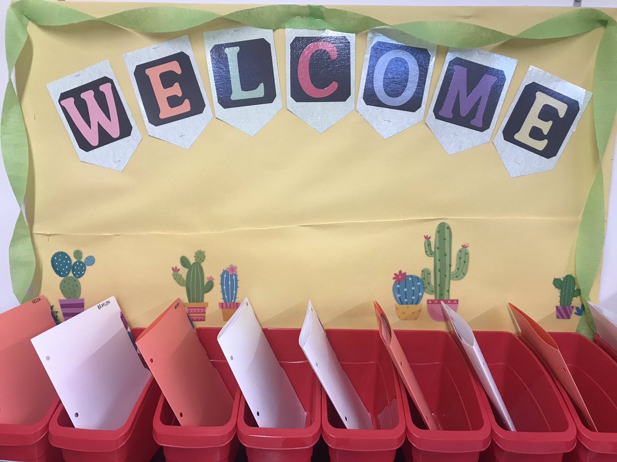 ConnectSociety1's tweet photo. Welcome back to the first day of programming! We are so excited for the new school year to start! #preschool #dhh #connectyeg #language #learningthroughplay https://t.co/nyWztA4Baa