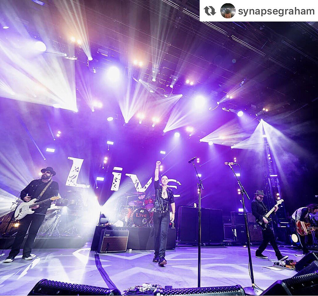 TheRobeWay's tweet photo. Back from the weekend with a #TourShotTuesday out with #LIVE on the #ALTimatetour in LA where LD & #programmer Graham Hicks is using the tour rig designed by Rob Bedford #IdolLighting with @Robelighting #MegaPointe & #BMFL supplied by @GeminiLSV. (📸 Ross Halfin) https://t.co/RsZbtJavY5
