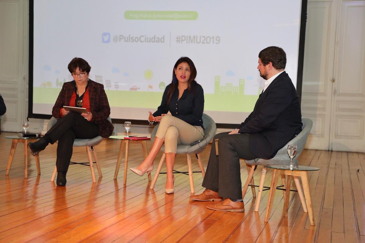 Nuestra alcaldesa @karen_rojov, junto a sus pares de <a href="/MuniLaPintana/">Municipalidad de La Pintana</a>, <a href="/Muni_provi/">Muniprovi</a> y <a href="/Imcabodehornos/">CABO DE HORNOS</a>, son parte del panel: “Desafíos de Sustentabilidad en los Municipios el País” organizado por <a href="/PulsoCiudad/">PULSO Ciudad</a>. #PIMU2019 #Antofagasta