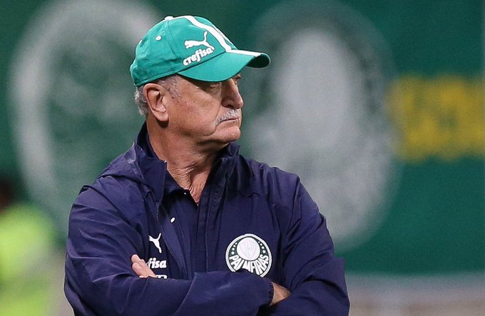 Después de caer ante el Gremio en la Copa Libertadores, ser goleado por el Flamengo en la Liga brasileña y enlazar una terrible racha con solo 2 victorias en 12 partidos, el Palmeiras despidió a su entrenador Luiz Felipe Scolari.

Vía <a href="/Elwood_White/">Jordi Blanco Duch</a>
