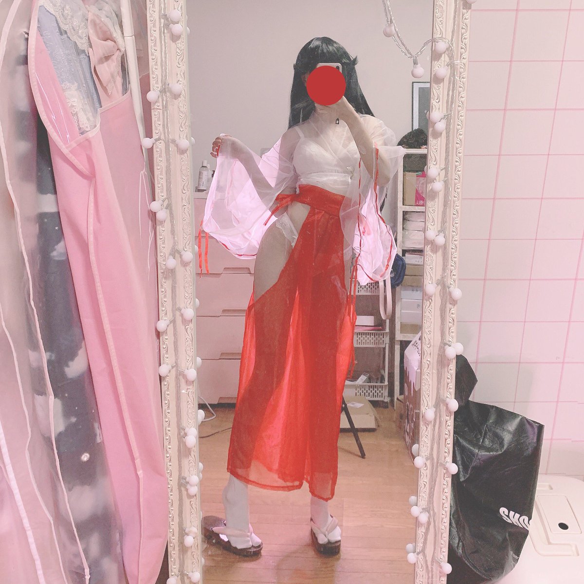 西园寺南歌on Twitter 透明巫女服1版 上衣有点太透了 头饰脖饰和神乐 还没有搞好 裤子透光刚好 设想是穿着色气但是人不色气的感觉 西园寺南歌on Twitter 透明巫女服1版 上衣有点太透了 头饰脖饰和神乐 还没有搞好 裤子透光刚好 设想是穿着色气但是人不色气的感觉