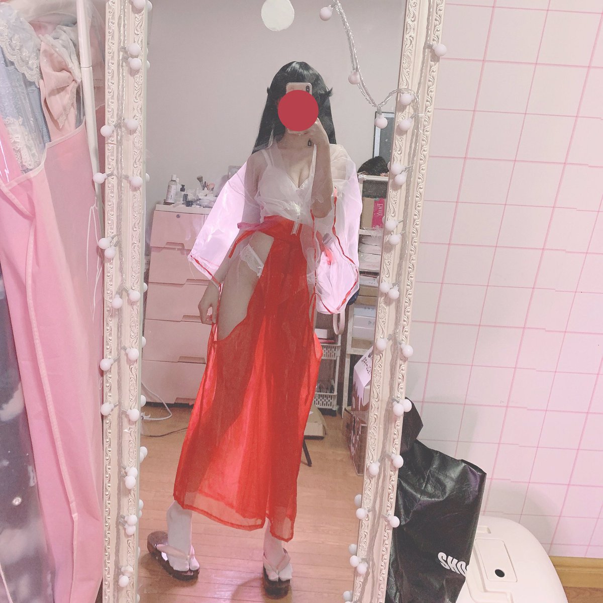 西园寺南歌on Twitter 透明巫女服1版 上衣有点太透了 头饰脖饰和神乐 还没有搞好 裤子透光刚好 设想是穿着色气但是人不色气的感觉 西园寺南歌on Twitter 透明巫女服1版 上衣有点太透了 头饰脖饰和神乐 还没有搞好 裤子透光刚好 设想是穿着色气但是人不色气的感觉